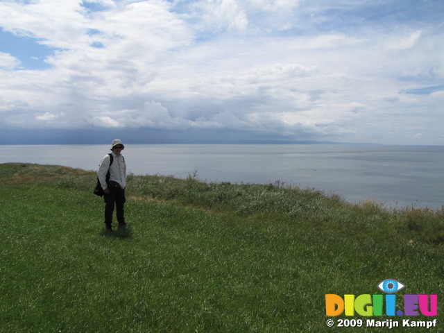 SX06727 Marijn on cliffs by Southerndown